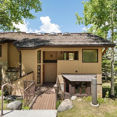 Lovely Snowmass View Townhome With Ski Access By The Woodrun V Townhouses